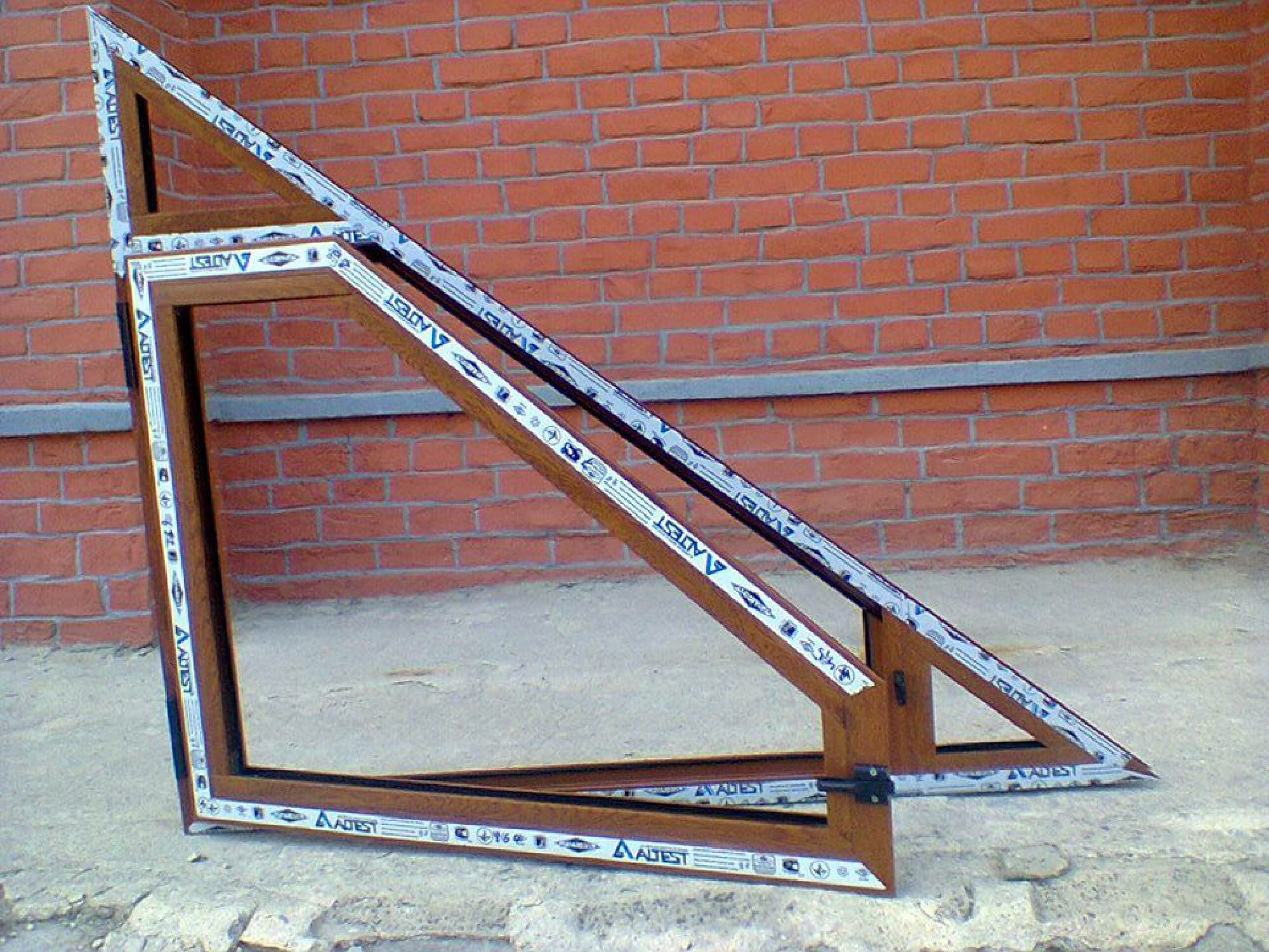 Aluminium window with triangular shape